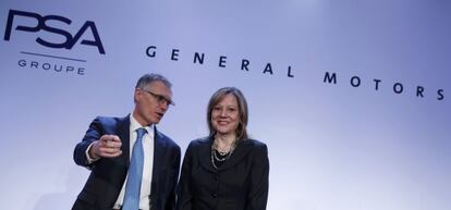 Carlos Tavares, CEO de PSA y Mary Barra, presidenta de GM.