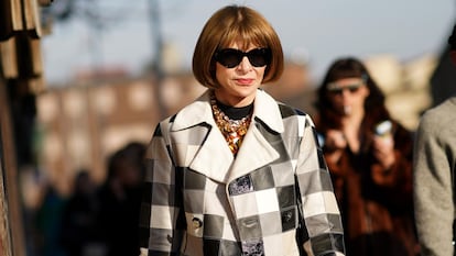 Anna Wintour, con sus inseparables gafas oscuras, durante la Semana de la Moda de Milán el pasado mes de febrero.