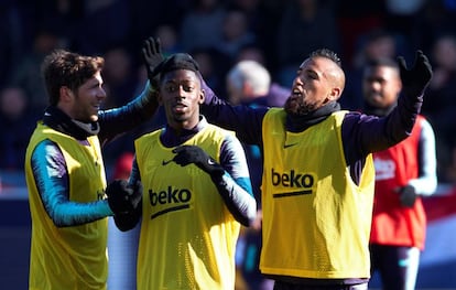 Sergi Roberto, Dembélé y Vidal, en el entrenamiento del viernes.