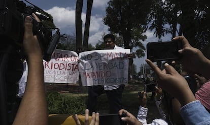 Periodistas mexicanos protestan por el asesinato de su colega, Miroslava Breach. 