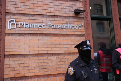 Exterior de la clínica de Planned Parenthood en la ciudad de Nueva York, Estados Unidos.