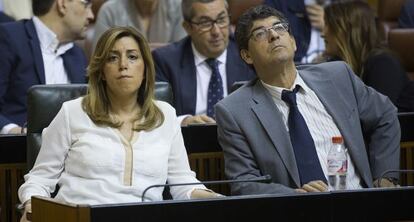 Susana Díaz y Diego Valderas en una sesión del Parlamento andaluz.