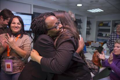 Rita Mosaho, diputada por Alicante, celebra el resultado en las elecciones.