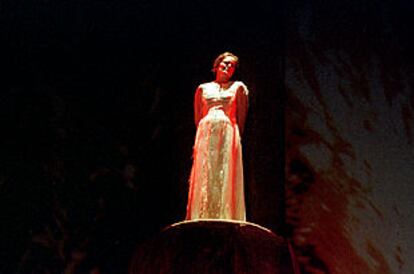 Dominique Sanda, durante la representación de <b></b><i>Juana de Arco en la hoguera.</i>