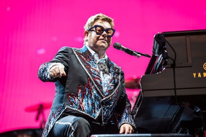 Elton John durante su actuación en la gala de los Oscar.