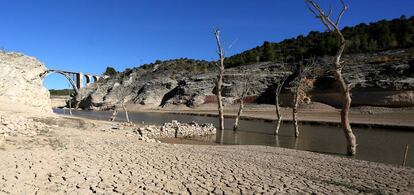 Embalse de Entrepeñas afectado por la falta de lluvia.