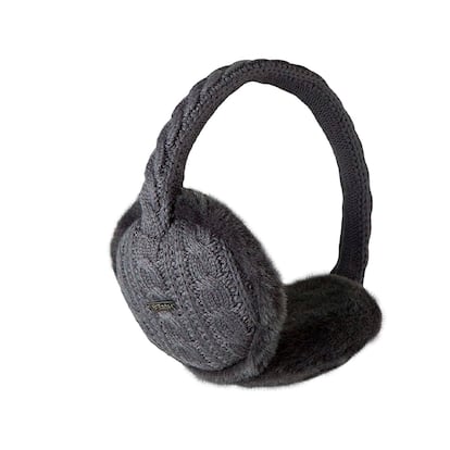 Orejeras sobre fondo blanco.