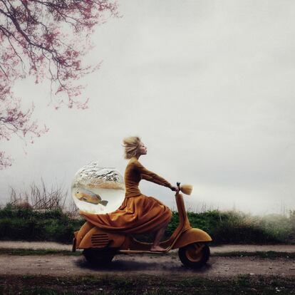 "Rescue operation". Kylli Sparre, de Estonia, ha isdo la ganadora ganadora en la categoría Realzado.