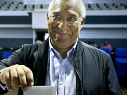 O Líder socialista António Costa vota em Sintra.