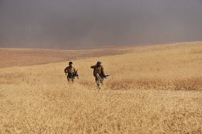 El suelo está plagado de explosivos caseros que el ISIS ha plantado mientras huía. 