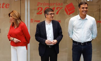 Susana D&iacute;az, Patxi L&oacute;pez y Pedro S&aacute;nchez en la sede del PSOE momentos antes del debate de las primarias
