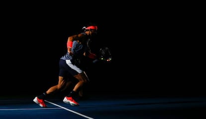 Nadal esprinta antes del comienzo del partido contra Thiem en los cuartos de Nueva York.