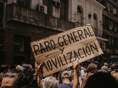 Protestas contra el Gobierno de Javier Milei, este miércoles en Buenos Aires.