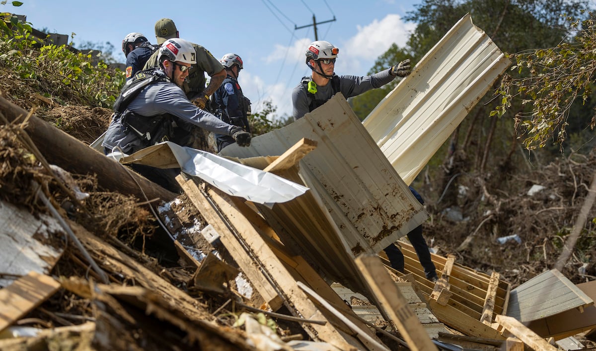 Suspendidos 35 empleados de la FEMA tras firmar una carta de disenso con los recortes de Trump