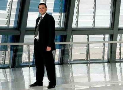 Ángel Simón, director general del grupo Agbar, en la Torre Agbar de Barcelona.