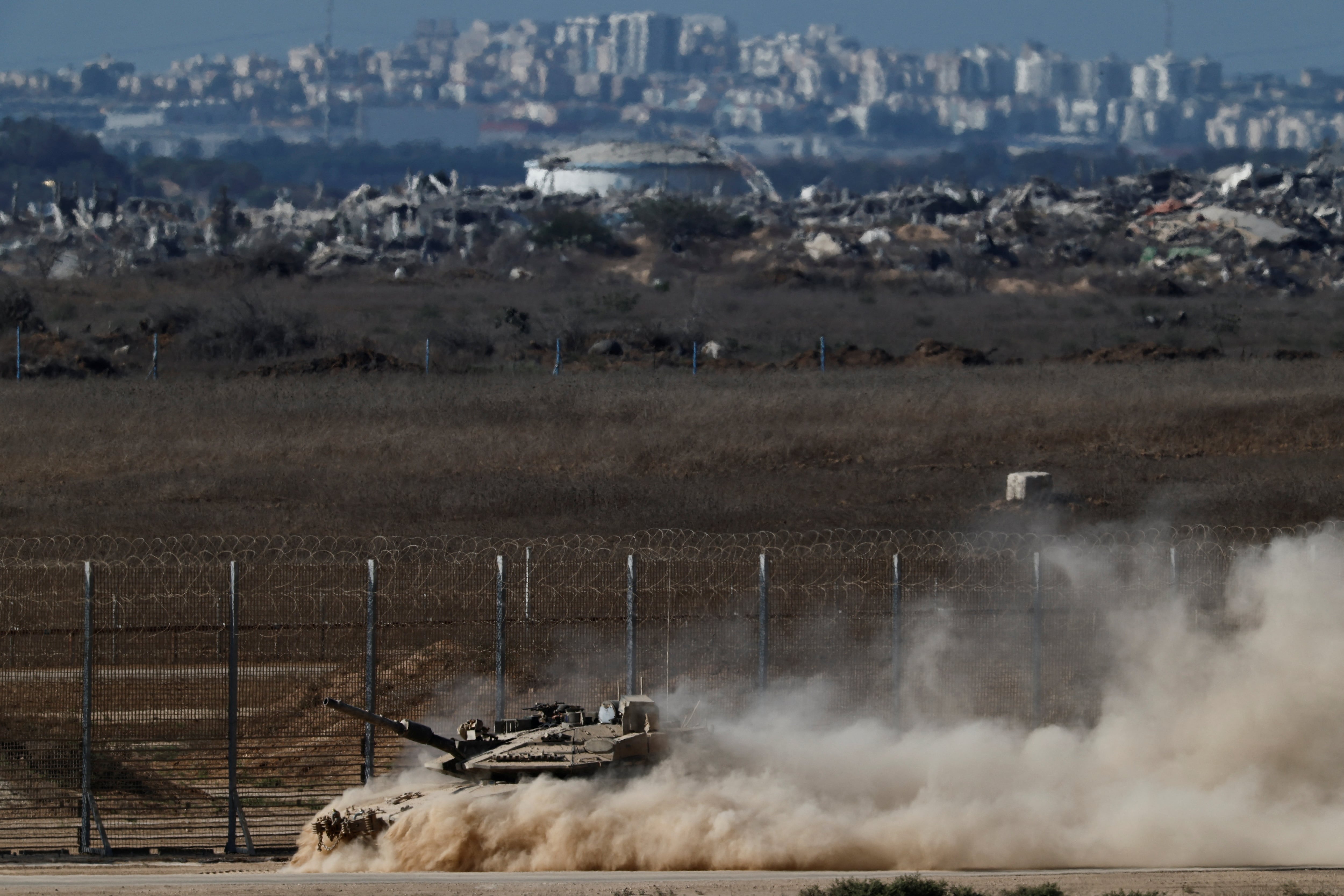 Israel se prepara a las puertas de Ciudad de Gaza para lanzar su ofensiva