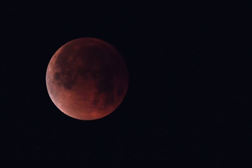 La luna se teñirá de rojo durante el eclipse de esta noche