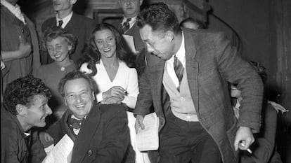 Jean-Louis Barrault, Pierre Brasseur, Madeleine Renaud, the painter Balthus, Arthur Honegger, María Casares and Albert Camus in Paris, in 1948.