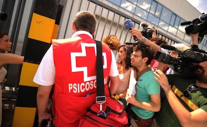 Red Cross psychologists at Swiftair’s headquarters in Madrid.