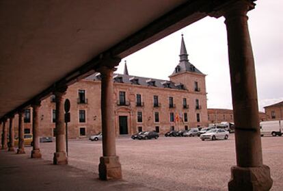 Parador de Lerma, en el palacio ducal, obra del siglo XVII de Francisco de Mora y fray Alberto de la Madre de Dios.