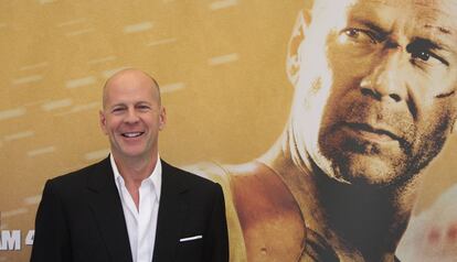 El actor Bruce Willis posa durante la presentación de 'La jungla 4.0' en Berlín, en 2007.