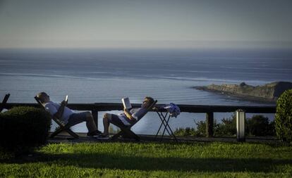 Terraza del hotel Gametxo, en la costa de Bizkaia.