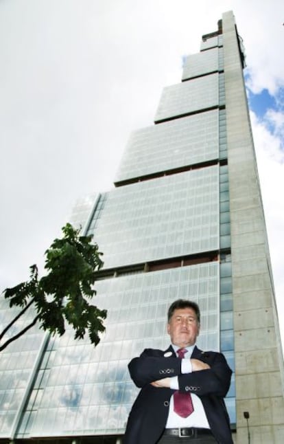 Amancio López Seijas, presidente de Hotusa, en el complejo Torre BD Bacatá, en Bogotá (Colombia)