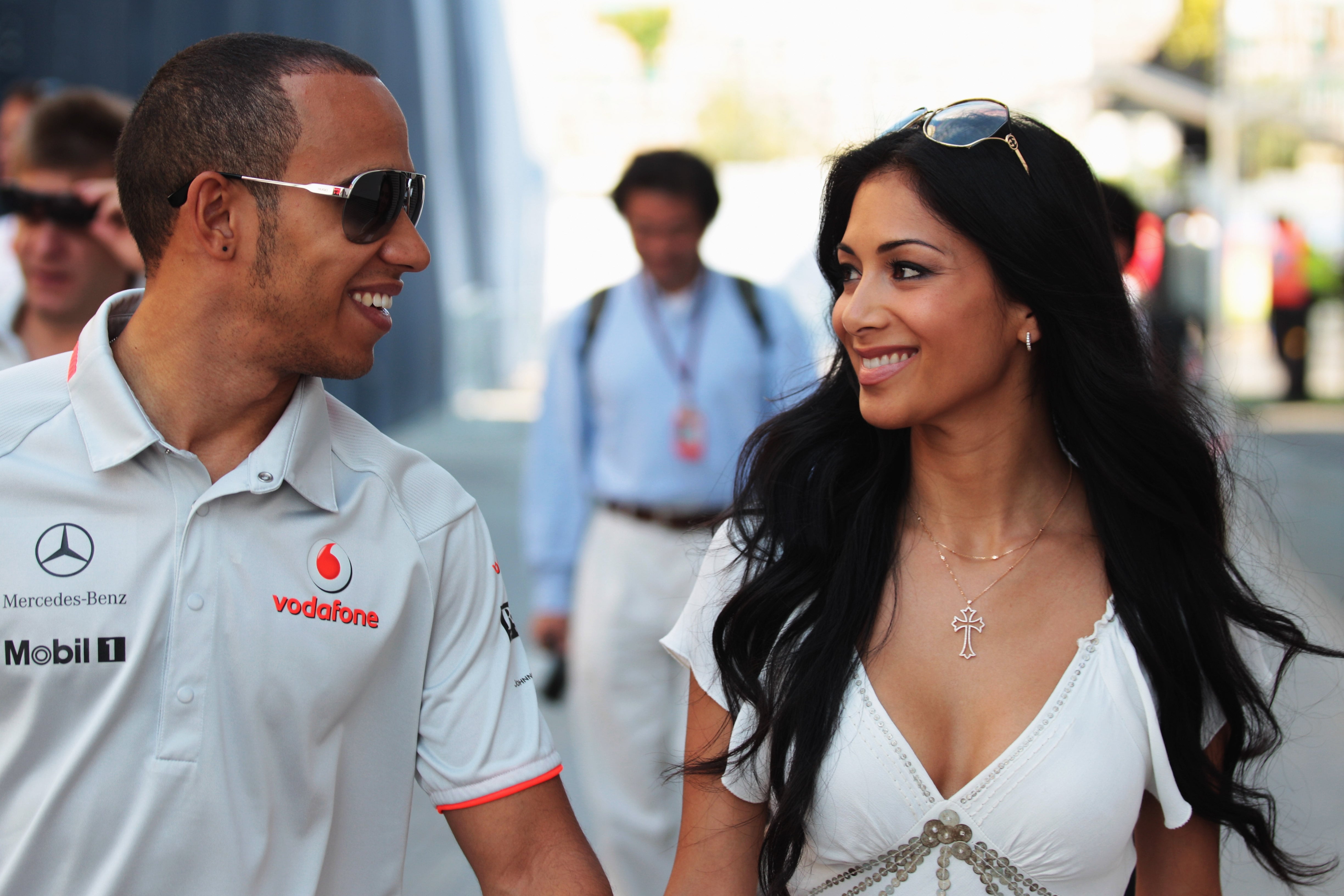 El gran momento de Nicole Scherzinger, la estrella pop intermitente que ahora triunfa en Broadway 3 Lewis Hamilton y Nicole Scherzinger en el Gran Premio de Europa de Fórmula 1 que se celebró en Valencia en 2010.
