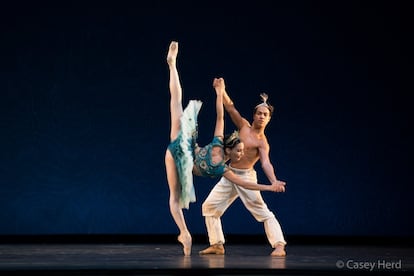 Tamara Rojo y Esteban Hernández, en un fragmento de 'Le Corsaire'.