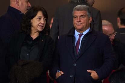 Joan Laporta en el palco presidencial durante el encuentro entre el Barcelona y el Villarreal.