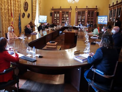 Vista general de la reunión del Real Patronato de la Biblioteca Nacional en Madrid, donde toman posesión los nuevos vocales nombrados por el ministro.