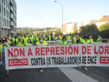 Manifestación de trabajadores de Ence, en Pontevedra, tras conocerse la sentencia de la Audiencia Nacional.