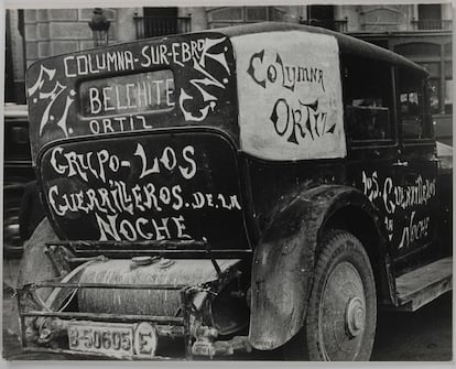 Coche de Los Guerrilleros de la Noche, de la CNT (Fotografía: Agustí Centelles).