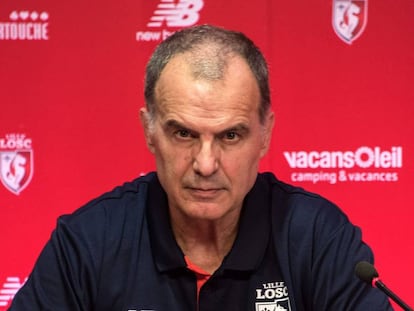 Bielsa en su presentaci&oacute;n.