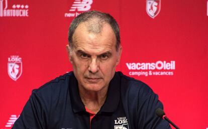 Bielsa en su presentaci&oacute;n.