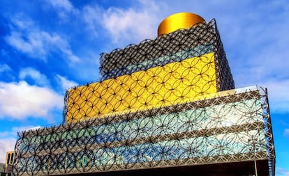 Abierta en 2013, la Library of Birmingham tiene 10 plantas y un mirador en la cima con vistas privilegiadas desde uno de los puntos más altos de la ciudad.