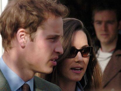 El príncipe Guillermo de Inglaterra y su novia, Kate Middleton.