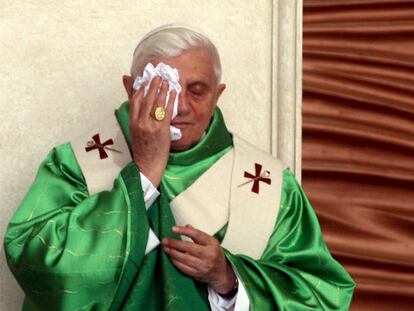 El papa Benedicto XVI, durante una misa en Montorso (Italia).