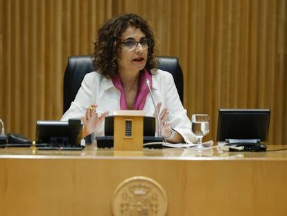 La ministra de Hacienda, María Jesús Montero, en el Congreso.