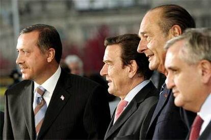 Tayyip Erdogan, el pasado mes de octubre, en una reunión con Schroeder, Chirac y Raffarin.