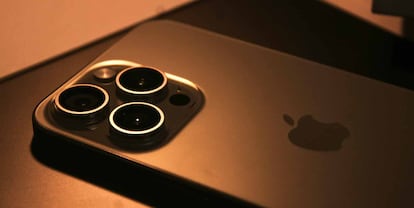 Cámara trasera de un iPhone de Apple