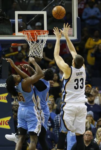 El momento en que Marc Gasol obtiene la canasta decisiva.