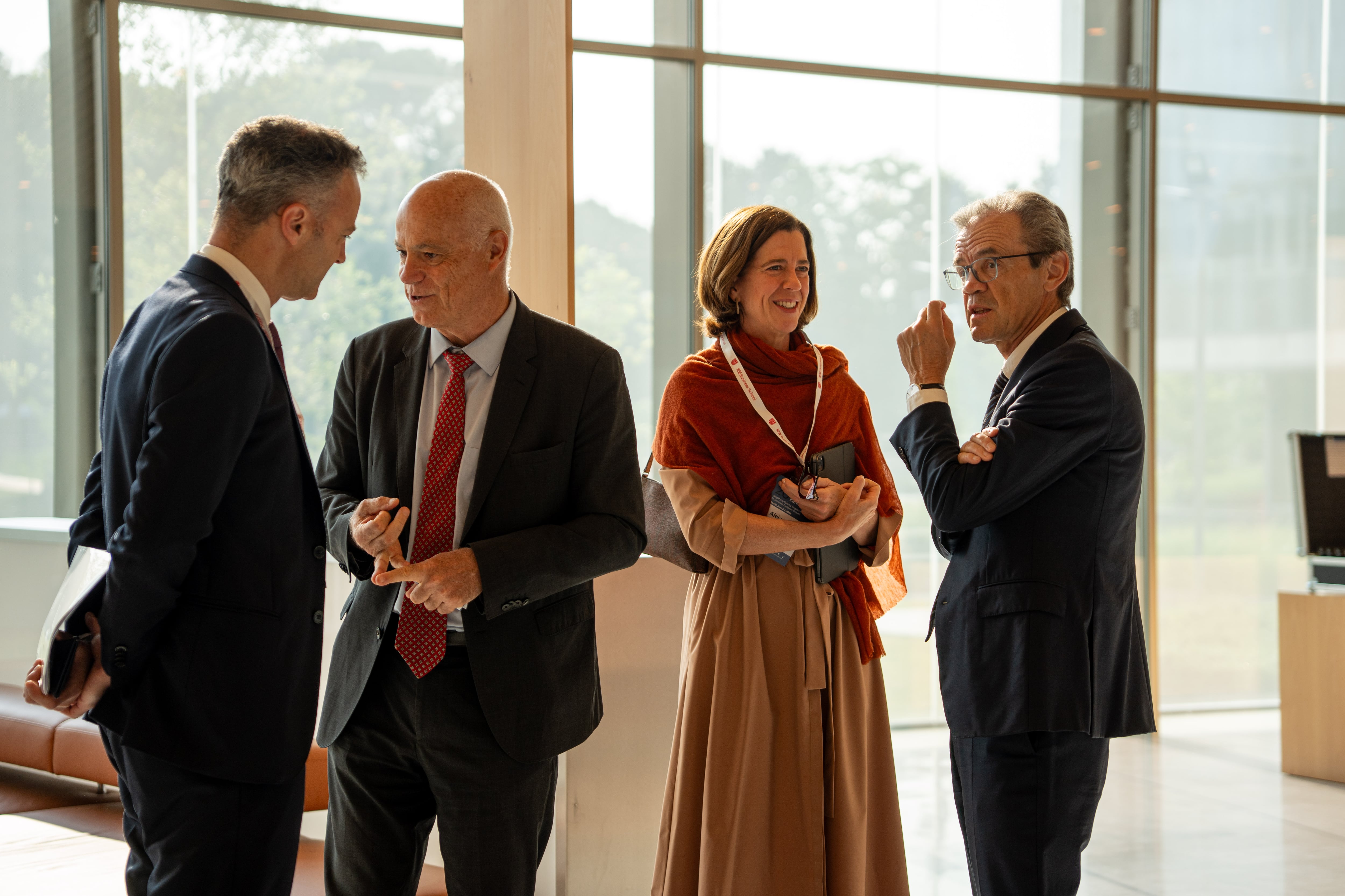 El presidente de la Autoridad Bancaria Europea, José Manuel Campa, y la presidenta de la Asociación Española de Banca, Alejandra Kindelán, durante unas jornadas organizadas por IESE en junio.
