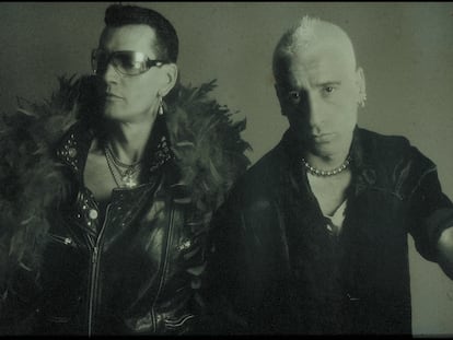 Fabio McNamara y Luiz Miguélez en una de las imágenes que Laurent D'Az tomó para la promoción del álbum 'Rockstation'.