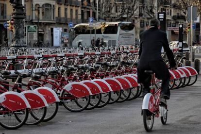 El servei de lloguer Bicing de Barcelona.