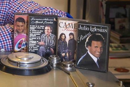 Cintas de Camela, Manolo Escobar y Julio Iglesias en La Cassettería.