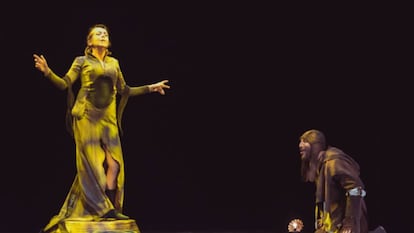 Sol López y Diego Morales, en la obra 'Todas hieren y una mata'.