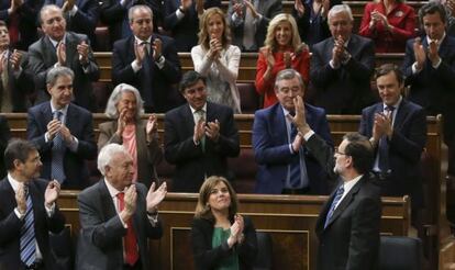 Mariano Rajoy, aplaudit en el debat pels membres del seu partit.