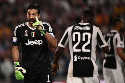 El portero de la Juve, Buffon, durante un partido frente al Nápoles, el 22 de abril de 2018 en Turín. 