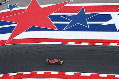 Carlos Sainz durante la clasificación para la carrera al sprint del GP de Estados Unidos de Fórmula 1